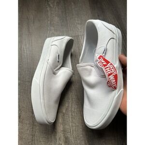 Vans Unisex Sneakers M7/W8.5 True White Round Toe Classic Slip-On Skate Shoes